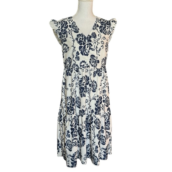 Shein Floral print beautiful midi dress. Ruffle Hem Smock Dress.  Medium - Picture 1 of 9